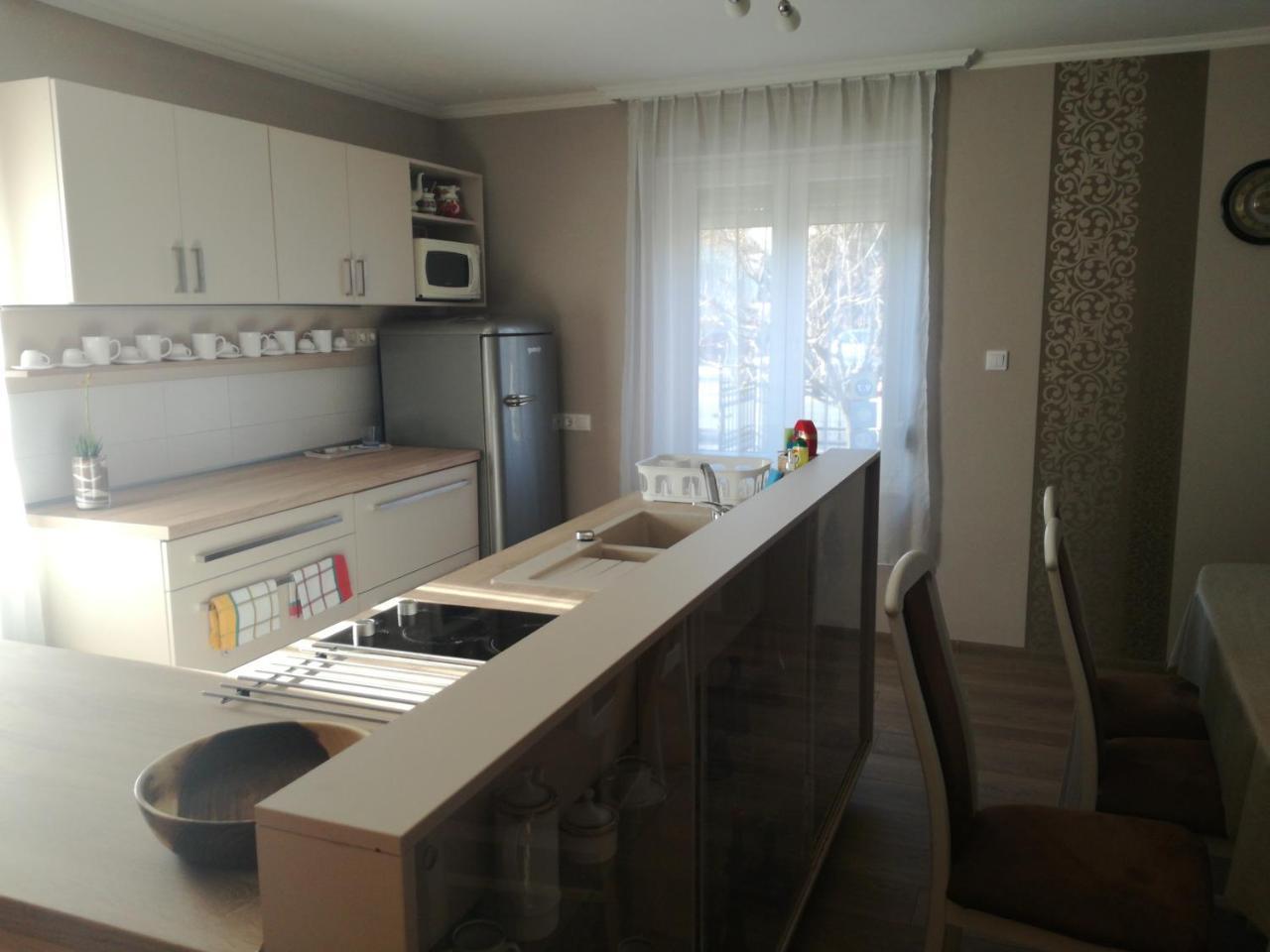 Forras-g Vendeghaz Apartment Buk